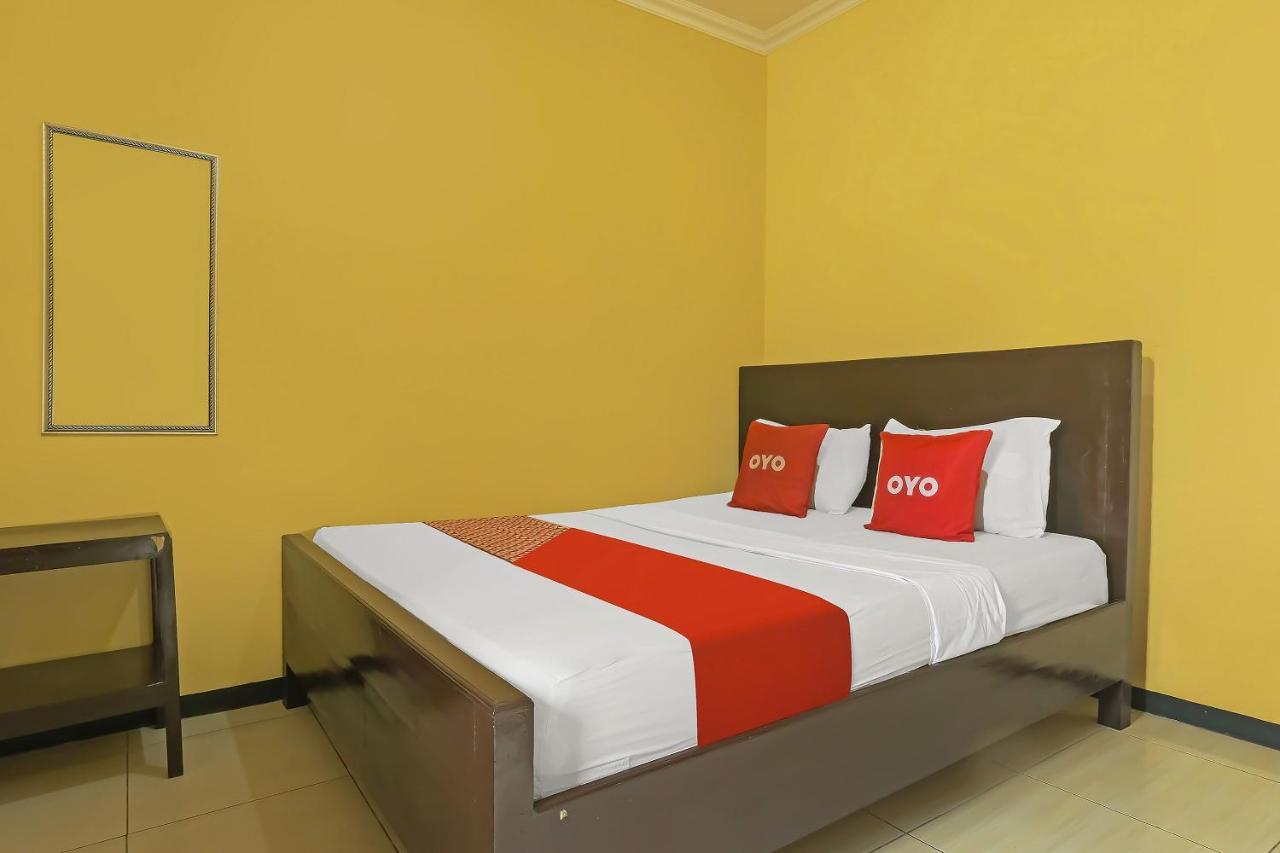 Oyo 92483 Hotel Kirana Salatiga Exterior foto