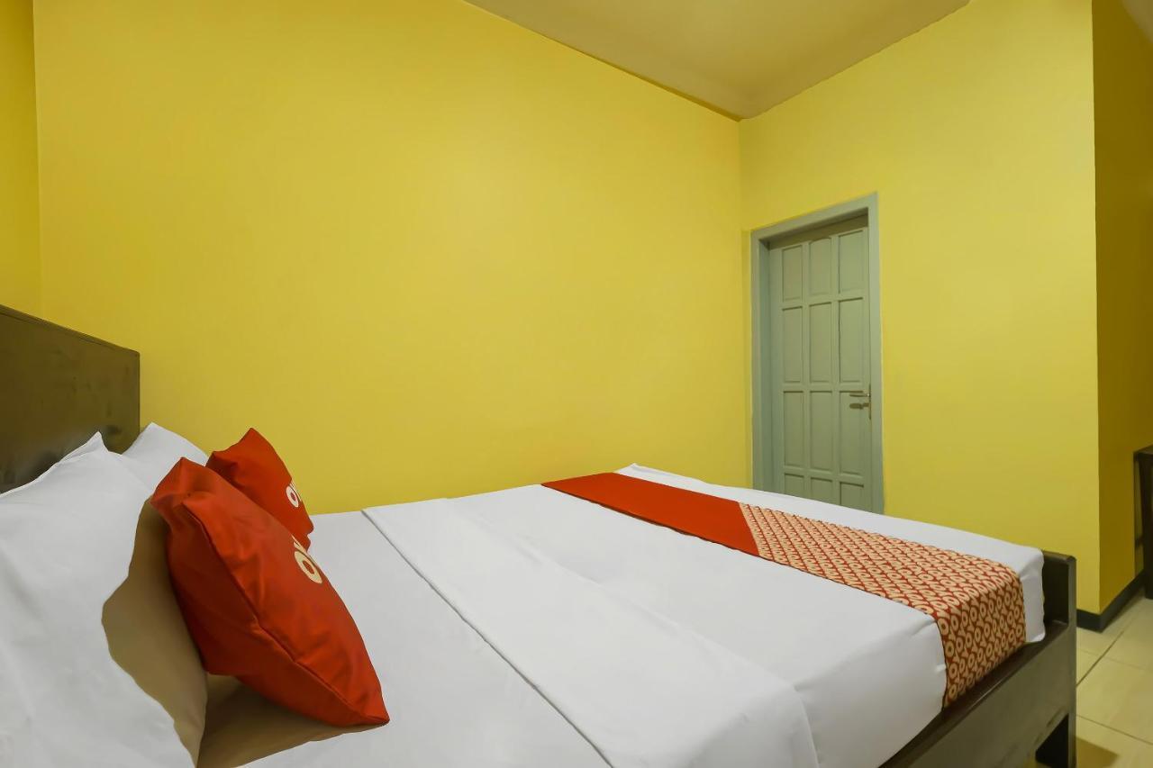 Oyo 92483 Hotel Kirana Salatiga Exterior foto